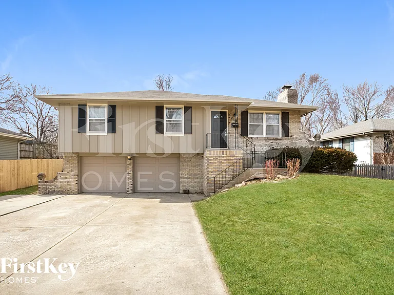706 SW Merritt St — Photo 3