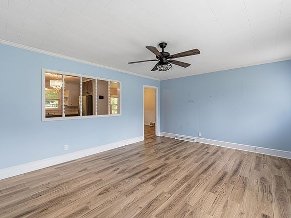 4th image of 12 Dendy St