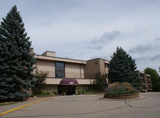 5627 Green Circle Dr, Minnetonka, MN 55343