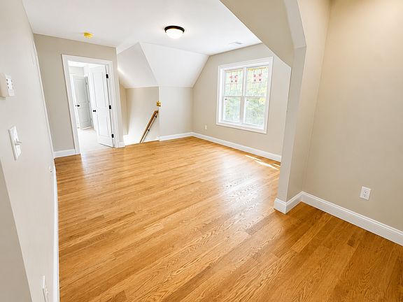 5th image of 302 Prospect Hill St #2