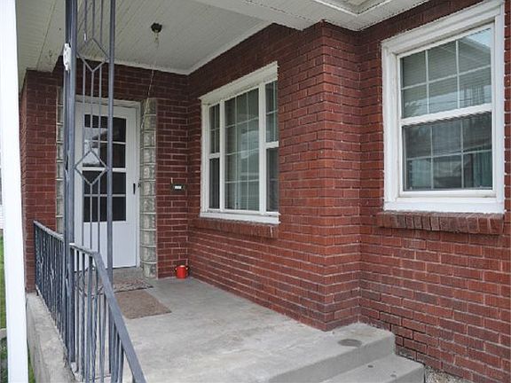 4th image of 69 Bush Ave
