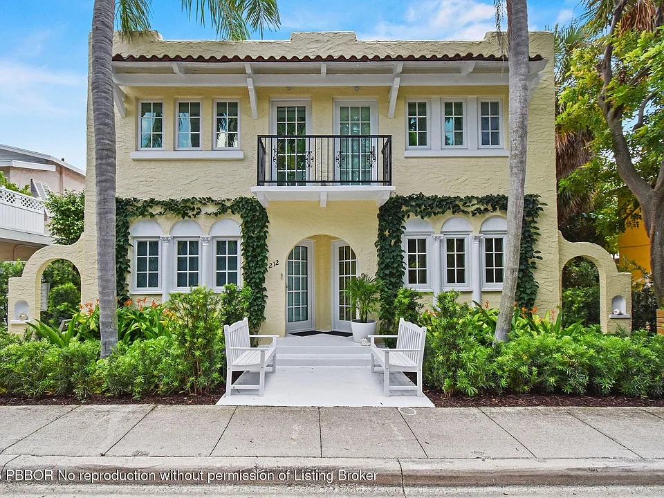 212 Oleander Ave #4