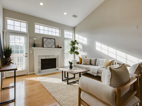 7277 Charlotte Pike Unit 301, Nashville, TN 37209