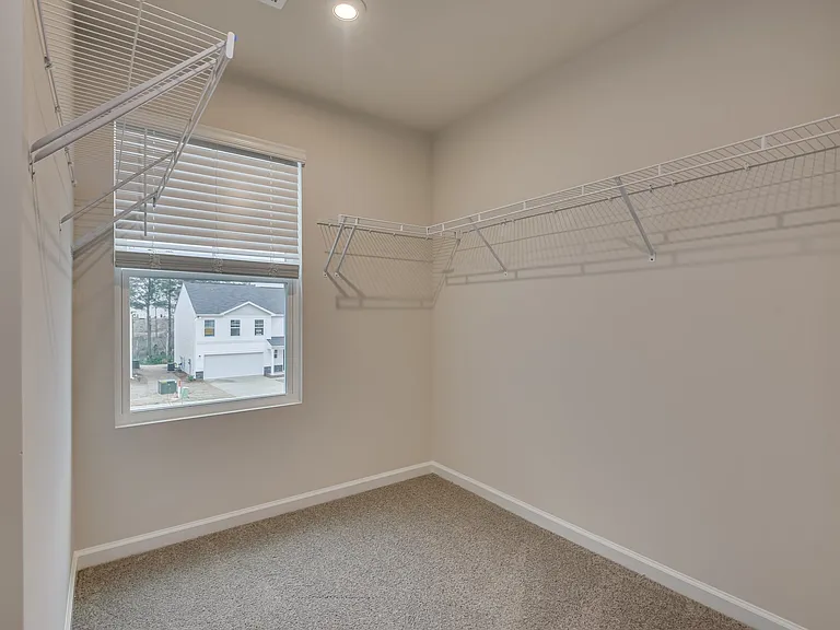 208 Barracks Rd — Photo 15