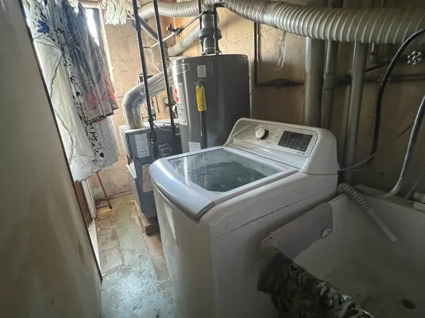 1533 East 57th Street image 3 of 4