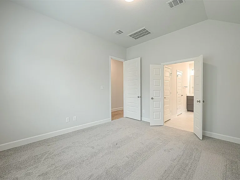 213 McCrea Ct — Photo 38