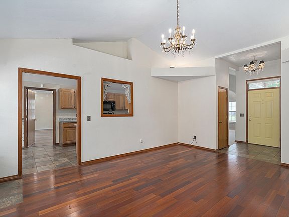 5th image of 212 N Meadow Street
