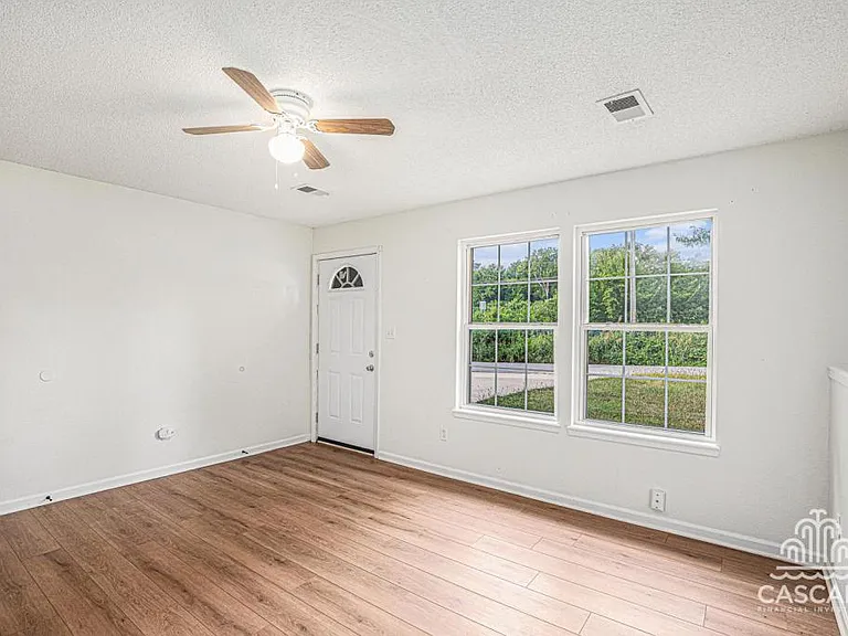 639 N Queen Ridge Ct — Photo 3