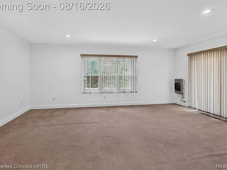 2834 Rossmoor Cir — Photo 17