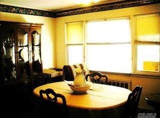 266 Parkwood St, Ronkonkoma, NY 11779