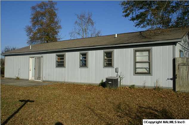 2nd image of 815 Linda St