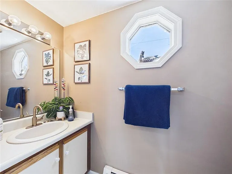 565 Quaker Ln #134 — Photo 12