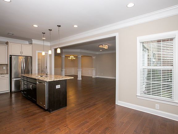 4th image of 5121 Pansley Dr