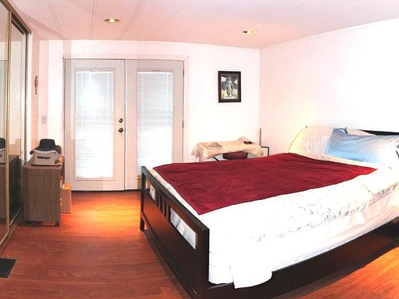 5th image of 428 Chateau La Salle Dr