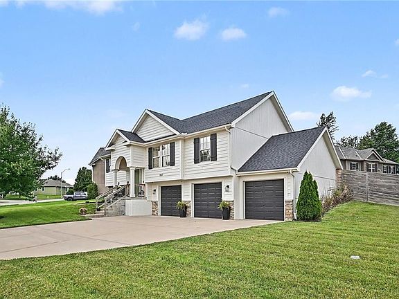2nd image of 1857 Shannon Dr