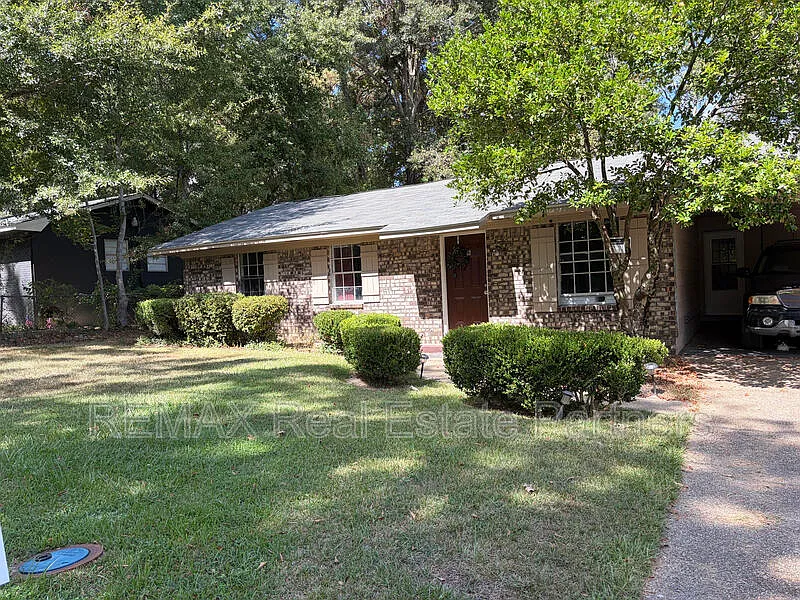 306 Bowling St #3196452864