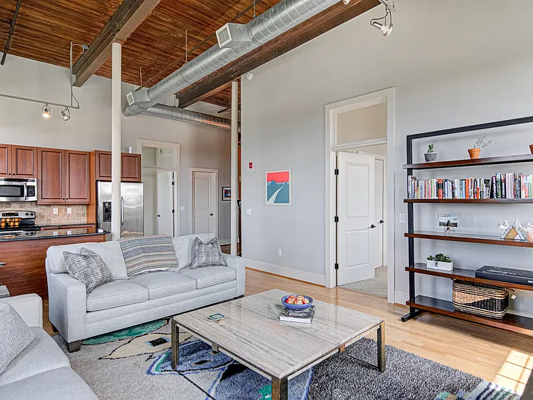 836 Oak St #500 — Photo 6