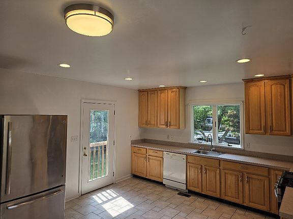 5th image of 2106 Prichard Rd