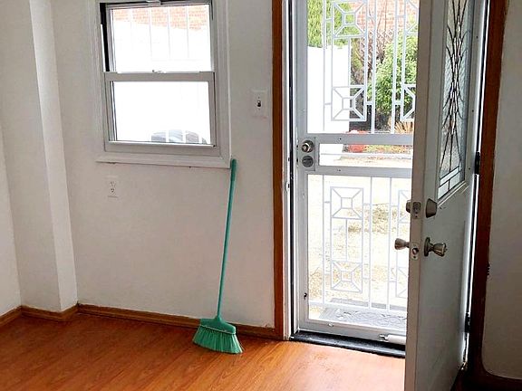 5th image of 1830 Hendrickson St Floor 1