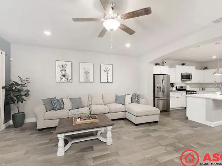 3704 Shady Village Ln — Photo 4