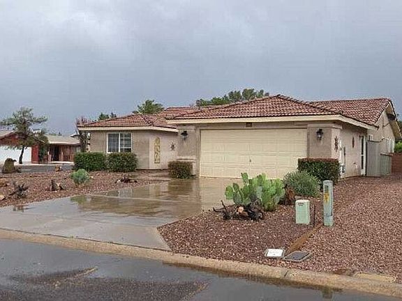 2nd image of 924 E Saguaro Dr