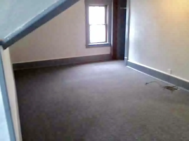 1055 Rankine Ave — Photo 3