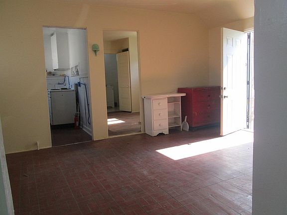 5th image of 708 1/2 Copeland Ct #708-1/2