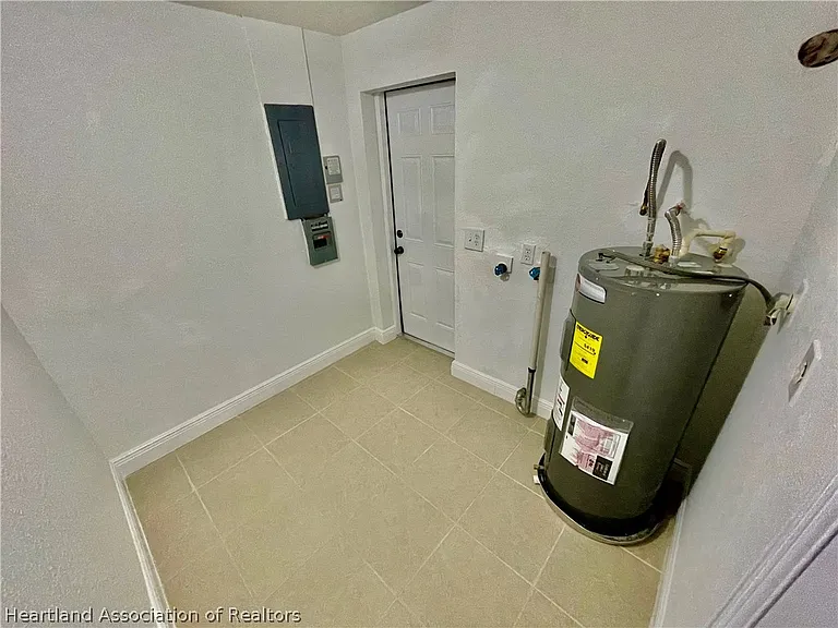 1409 Palm Way — Photo 32