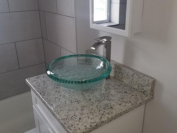 4th image of 2551 S Christiana Ave #3