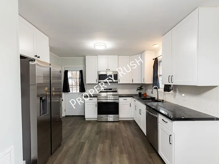 2290 Malibu Dr SE #A — Photo 8