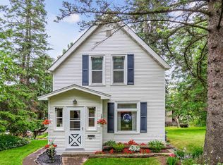 2406 W 8th St, Duluth, MN 55806