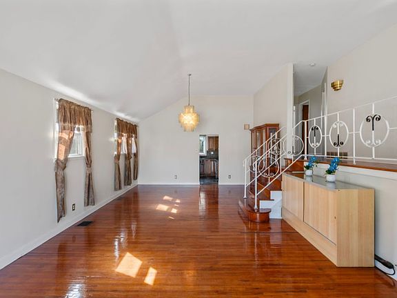 5th image of 9967 Verree Rd