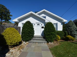 175 3rd St, Saint James, NY 11780