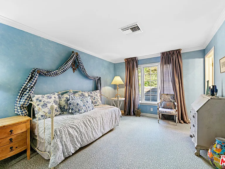 1118 San Ysidro Dr — Photo 23