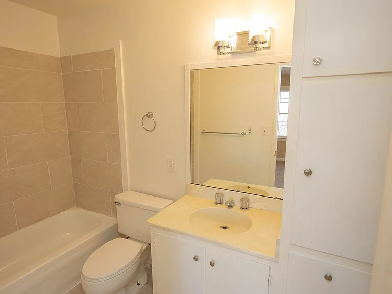 2043 Hazel Hedge Ln — Photo 15
