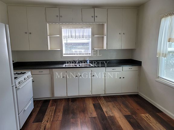 3rd image of 415 Dodge Ave