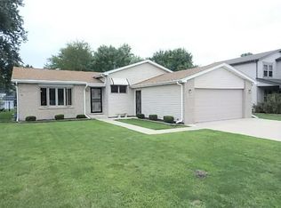 2409 Waterford Dr, Crest Hill, IL 60403