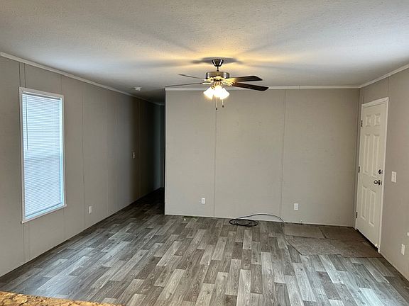 3rd image of 268 Oak Lawn Dr