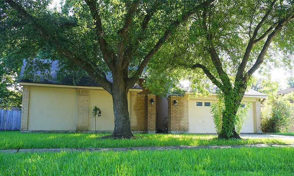 1st image of 124 Wood Hollow Dr