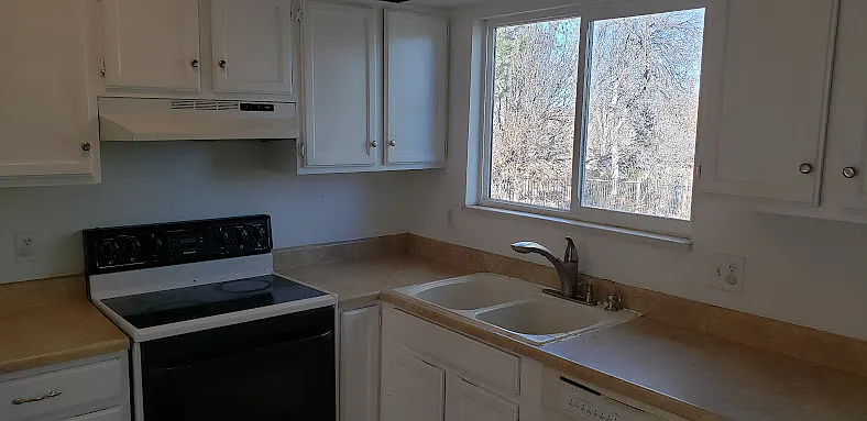 2 bed, 1030 sqft, $1,999 — Photo 2