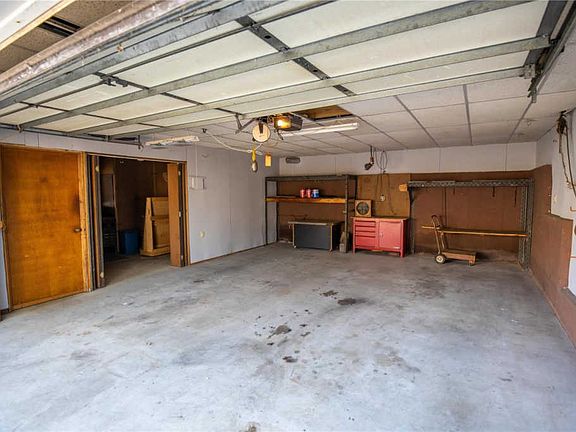 3rd image of 9718 Miriam Ave