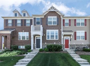 56 N Dryden Pl, Arlington Heights, IL 60004