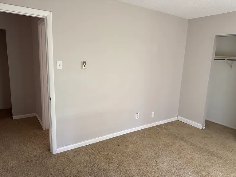 7495 Hazelcrest Dr #B — Photo 2