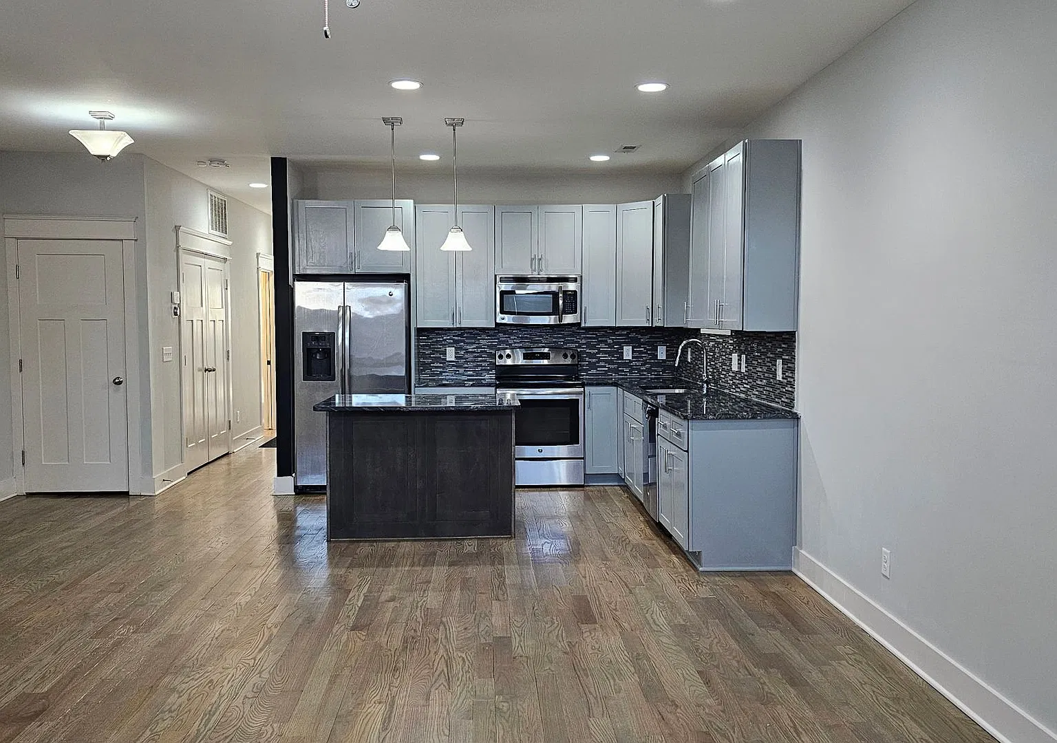 Absolute Charmer located in Cleveland Park — Photo 3