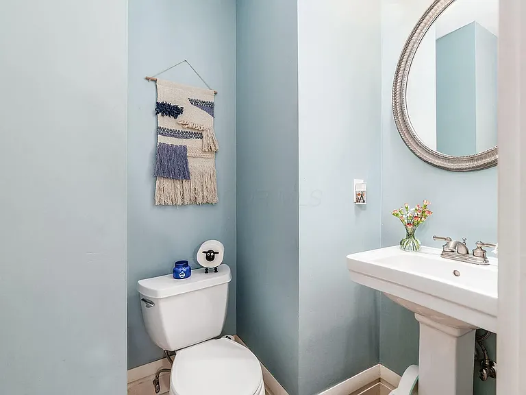 64 E Kelso Rd — Photo 9