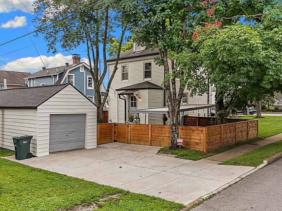 3rd image of 801 Hadley Ave