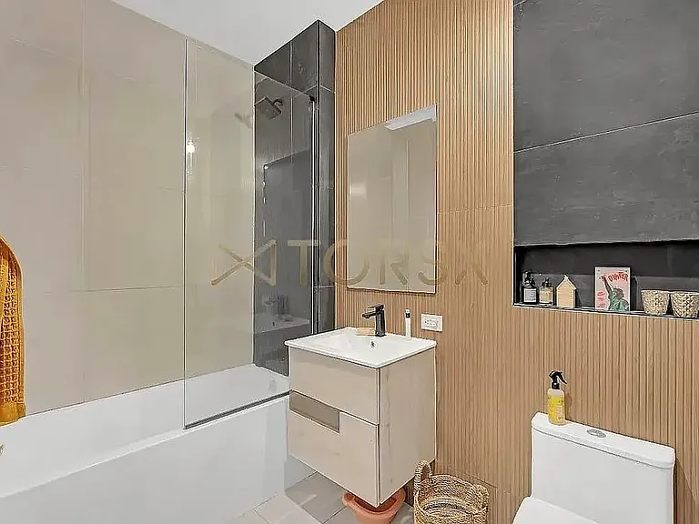 141 Frost St #4D — Photo 4