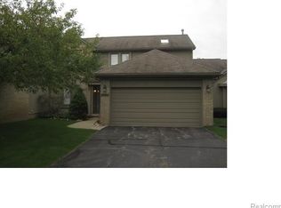 29653 Vista Ct #1, Farmington Hills, MI