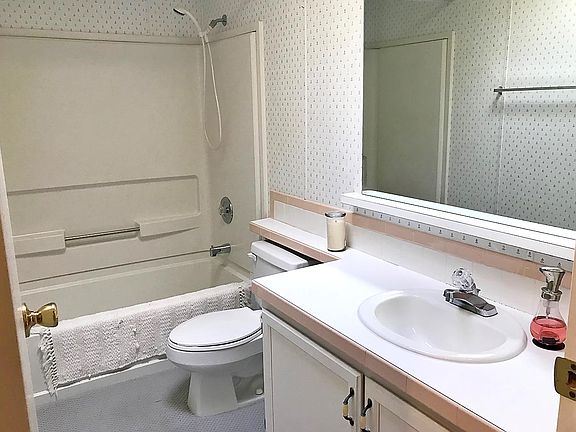 5th image of 19589 Charleston Cir #18