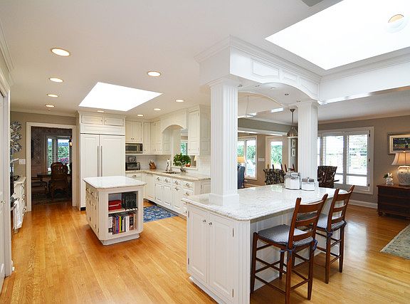 5th image of 2378 Knollwood Dr
